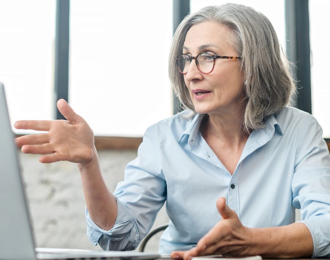 Quel métier exercer après 50 ans sans repartir de zéro ?