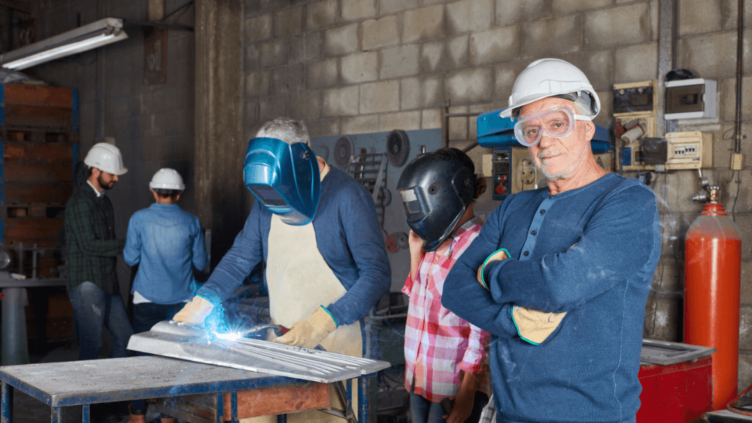 Comment devenir formateur dans le bâtiment après 50 Ans : les étapes à suivre